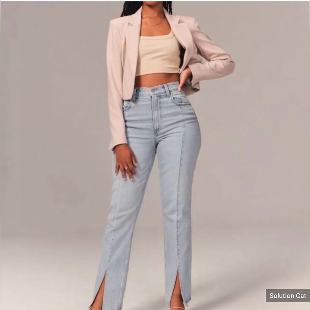 Abercrombie Curve Love ‘90s Straight Ultra High Rise Jean-Split Hem